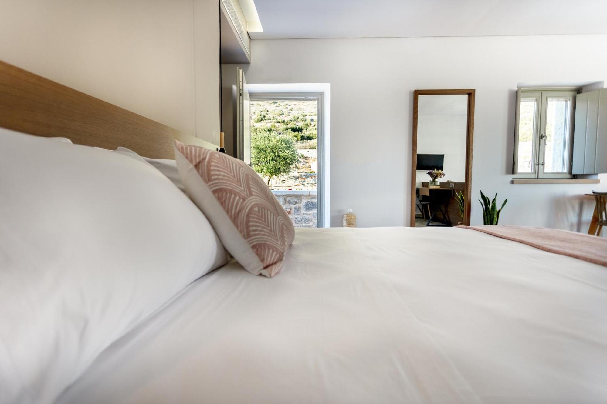 Armantanis Luxury Suites Ареополис Номер фото